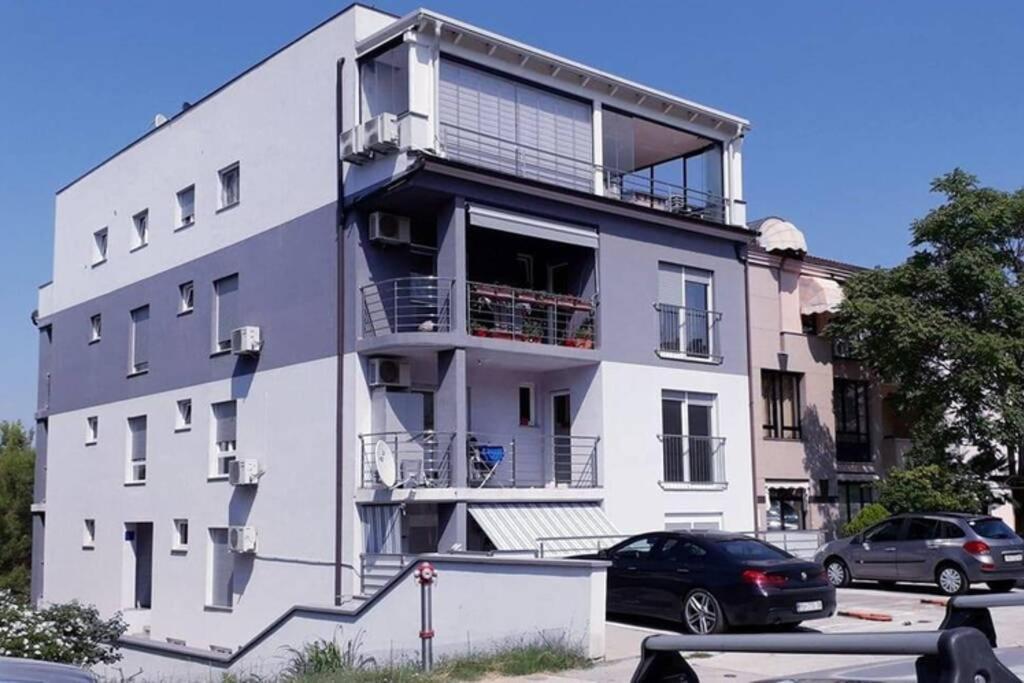 Apartman Franko - Uz Parking Pula Eksteriør billede